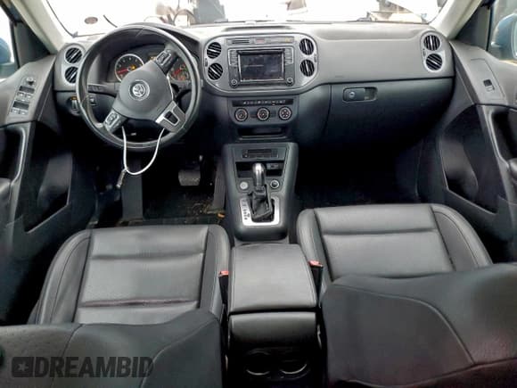 ✅ 2017 Volkswagen Tiguan Wolfsburg Edition • VIN: WVGSV7AX8HW512964 • Lot: 95732695. Wystawiony na Copart z przebiegiem 103 705 mil. Bezpłatny archiwum sprzedaży aukcyjnych z USA i szczegółowy raport historii pojazdu na DreamBid. Zdjęcie 8.