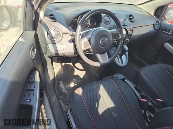 ✅ 2013 Mazda 2 Touring • VIN: JM1DE1LY0D0158306 • Лот: 80502155. Опубликован ранее на Copart с пробегом 215 550 миль. Бесплатный доступ к архиву аукционных продаж из США и подробный отчёт об истории автомобиля на DreamBid. Изображение 8.