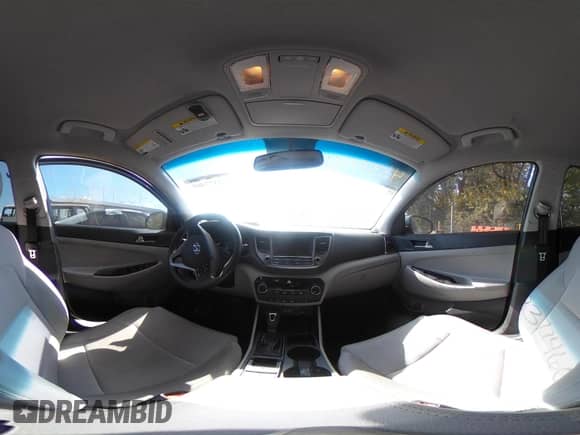 ✅ 2018 Hyundai Tucson SEL • VIN: KM8J33A42JU756384 • Lot: 43377460. Wystawiony na IAAI z przebiegiem 72 273 mil mil. Skorzystaj z bezpłatnego archiwum sprzedaży aukcyjnych z USA i zobacz szczegółowy raport historii pojazdu na DreamBid. Zdjęcie 18.