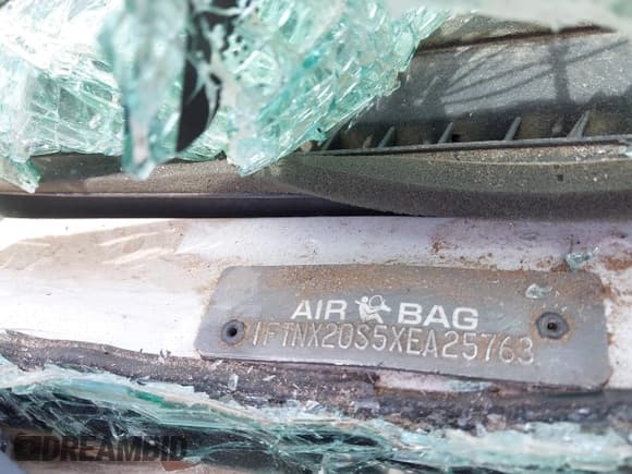 ✅ 1999 Ford F-250 XL • VIN: 1FTNX20S5XEA25763 • Lot: 42353584. Listed on IAAI with Not provided. Free auction sales archive from the USA and detailed vehicle history report at DreamBid. Image 9.