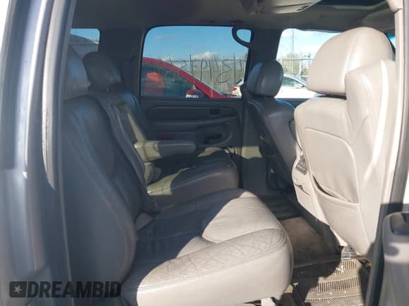 ✅ 2004 GMC Yukon XL • VIN: 1GKFK66U94J249791 • Лот: 43497569. Опубликован ранее на IAAI с пробегом 268 185 миль. Бесплатный доступ к архиву аукционных продаж из США и подробный отчёт об истории автомобиля на DreamBid. Изображение 8.