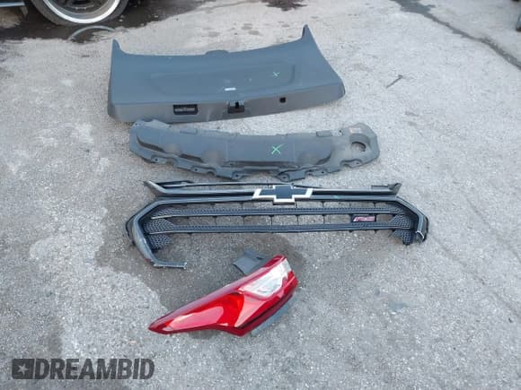 ✅ 2021 Chevrolet Traverse RS • VIN: 1GNEVJKW2MJ115124 • Lot: 41239893. Wystawiony na IAAI z przebiegiem 37 720 mil. Bezpłatny archiwum sprzedaży aukcyjnych z USA i szczegółowy raport historii pojazdu na DreamBid. Zdjęcie 12.