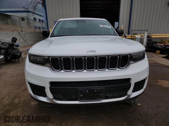✅ 2023 Jeep Grand Cherokee Altitude • VIN: 1C4RJJAGXP8843303 • Lot: 85011415. Wystawiony na Copart z przebiegiem 48 011 mil. Bezpłatny archiwum sprzedaży aukcyjnych z USA i szczegółowy raport historii pojazdu na DreamBid. Zdjęcie 5.