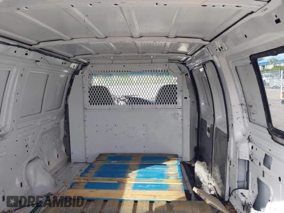 ✅ 2001 Ford Econoline Cargo • VIN: 1FTRE14291HA84414 • Lot: 41463623. Listed on IAAI with 192,835 mi. Free auction sales archive from the USA and detailed vehicle history report at DreamBid. Image 8.