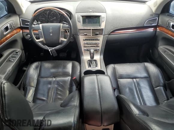 ✅ 2011 Lincoln MKT EcoBoost • VIN: 2LMHJ5AT4BBJ51799 • Lot: 72963984. Wystawiony na Copart z przebiegiem 175 211 mil. Bezpłatny archiwum sprzedaży aukcyjnych z USA i szczegółowy raport historii pojazdu na DreamBid. Zdjęcie 8.