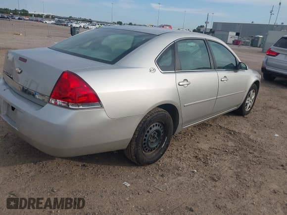 ✅ 2006 Chevrolet Impala LS • VIN: 2G1WB55K369124217 • Lot: 43822027. Wystawiony na IAAI z przebiegiem 207 234 mil. Bezpłatny archiwum sprzedaży aukcyjnych z USA i szczegółowy raport historii pojazdu na DreamBid. Zdjęcie 4.