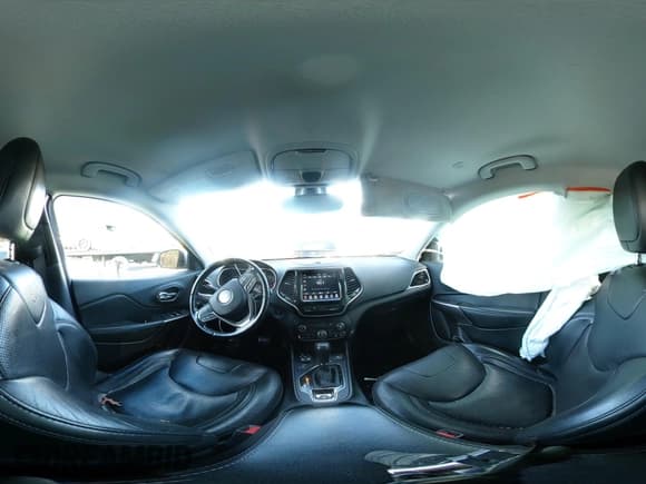 ✅ 2020 Jeep Cherokee Limited • VIN: 1C4PJMDX5LD597038 • Lot: 43678492. Wystawiony na IAAI z przebiegiem 152 280 mil. Bezpłatny archiwum sprzedaży aukcyjnych z USA i szczegółowy raport historii pojazdu na DreamBid. Zdjęcie 18.