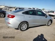 ✅ 2017 Chevrolet Cruze LS • VIN: 1G1BC5SM1H7114484 • Lot: 91451935. Wystawiony na Copart z przebiegiem 139 024 mil. Bezpłatny archiwum sprzedaży aukcyjnych z USA i szczegółowy raport historii pojazdu na DreamBid. Zdjęcie 3.