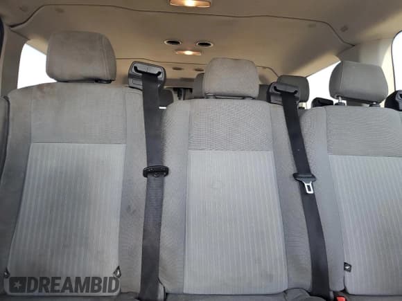 ✅ 2015 Ford Transit XL • VIN: 1FBZX2ZM4FKA26302 • Lot: 65333335. Wystawiony na Copart z przebiegiem 118 381 mil. Bezpłatny archiwum sprzedaży aukcyjnych z USA i szczegółowy raport historii pojazdu na DreamBid. Zdjęcie 10.