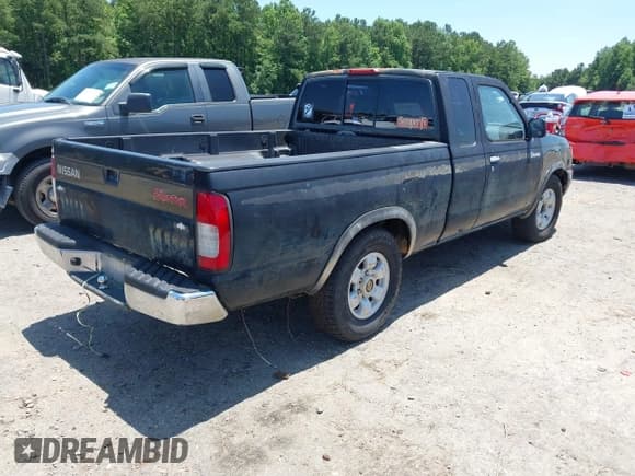 ✅ 1998 Nissan Frontier XE • VIN: 1N6DD26S5WC385179 • Лот: 42550793. Опубликован ранее на IAAI с пробегом 215 694 миль. Бесплатный доступ к архиву аукционных продаж из США и подробный отчёт об истории автомобиля на DreamBid. Изображение 4.