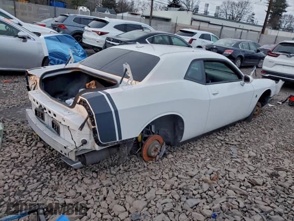 ✅ 2016 Dodge Challenger R/T Scat Pack • VIN: 2C3CDZFJ8GH245824 • Lot: 95566055. Wystawiony na Copart z przebiegiem Nie podano. Bezpłatny archiwum sprzedaży aukcyjnych z USA i szczegółowy raport historii pojazdu na DreamBid. Zdjęcie 3.