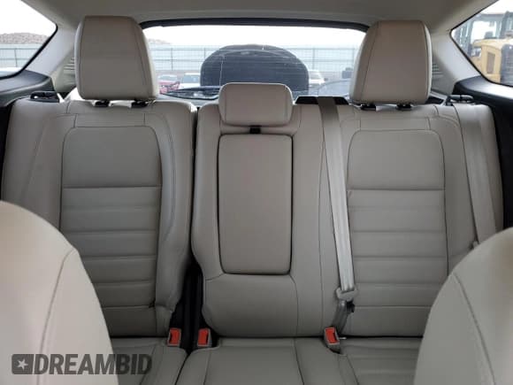 ✅ 2017 Ford C-Max Titanium • VIN: 1FADP5DU2HL109745 • Lot: 43335025. Wystawiony na Copart z przebiegiem 20 750 mil. Bezpłatny archiwum sprzedaży aukcyjnych z USA i szczegółowy raport historii pojazdu na DreamBid. Zdjęcie 10.