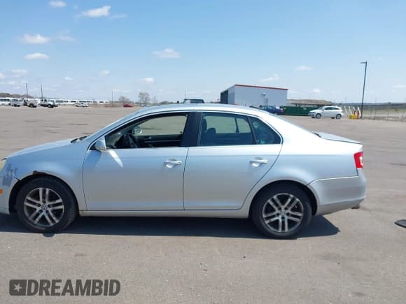 ✅ 2006 Volkswagen Jetta 2.5L • VIN: 3VWSG71K06M666629 • Лот: 42103342. Опубликован ранее на IAAI с пробегом 183 506 миль. Бесплатный доступ к архиву аукционных продаж из США и подробный отчёт об истории автомобиля на DreamBid. Изображение 14.