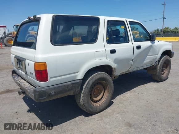 ✅ 1990 Toyota 4Runner • VIN: JT3RN37W2L0006007 • Lot: 42366826. Listed on IAAI with 344,675 mi. Free auction sales archive from the USA and detailed vehicle history report at DreamBid. Image 4.
