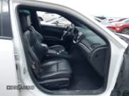 ✅ 2019 Chrysler 300 S • VIN: 2C3CCABG5KH690674 • Lot: 43251603. Wystawiony na IAAI z przebiegiem 98 493 mil. Bezpłatny archiwum sprzedaży aukcyjnych z USA i szczegółowy raport historii pojazdu na DreamBid. Zdjęcie 5.