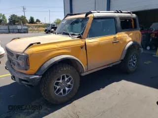 ✅ 2021 Ford Bronco • VIN: 1FMDE5CP8MLA64599 • Lot: 61614225. Wystawiony na Copart z przebiegiem 34 684 mil. Bezpłatny archiwum sprzedaży aukcyjnych z USA i szczegółowy raport historii pojazdu na DreamBid. Zdjęcie 1.