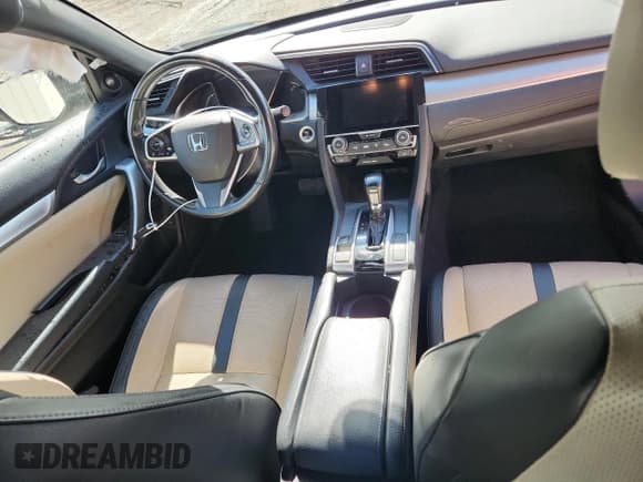 ✅ 2017 Honda Civic Touring • VIN: 2HGFC3B9XHH351179 • Lot: 85548995. Listed on Copart with 123,217 mi. Free auction sales archive from the USA and detailed vehicle history report at DreamBid. Image 8.