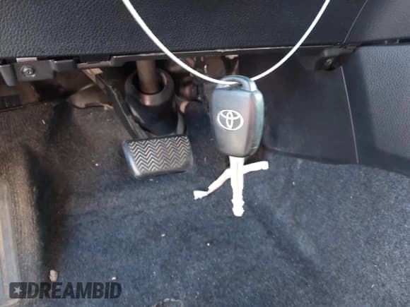 ✅ 2014 Toyota RAV4 LE • VIN: 2T3ZFREV3EW081240 • Lot: 42003266. Listed on IAAI with 152,000 mi. Free auction sales archive from the USA and detailed vehicle history report at DreamBid. Image 11.