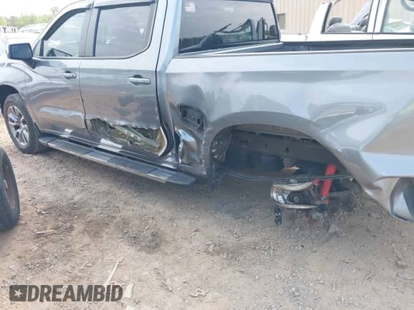 2021 Chevrolet Silverado 1500 LT z VIN 1GCUYDED3MZ411911, wystawiony jako IAAI lot #42005209 z przebiegiem 29 253 mil mil oraz . Historia ofert i sprzedaży dostępna na DreamBid. Obrazek 6.