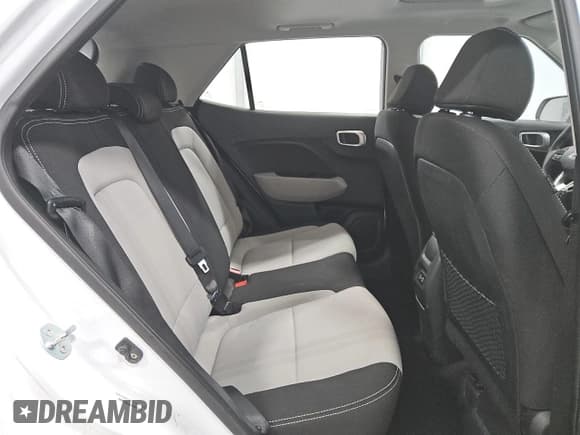 ✅ 2025 Hyundai Venue SEL • VIN: KMHRC8A36SU361939 • Лот: 86595455. Опубликован ранее на Copart с пробегом 5 300 миль. Бесплатный доступ к архиву аукционных продаж из США и подробный отчёт об истории автомобиля на DreamBid. Изображение 11.