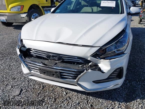 ✅ 2019 Hyundai Sonata SE • VIN: KMHE24L30KA091826 • Lot: 43276520. Wystawiony na IAAI z przebiegiem 72 854 mil. Bezpłatny archiwum sprzedaży aukcyjnych z USA i szczegółowy raport historii pojazdu na DreamBid. Zdjęcie 6.