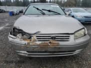 ✅ 1999 Toyota Camry LE • VIN: JT2BF22KXX0155823 • Lot: 92855365. Wystawiony na Copart z przebiegiem 142 365 mil. Bezpłatny archiwum sprzedaży aukcyjnych z USA i szczegółowy raport historii pojazdu na DreamBid. Zdjęcie 5.