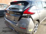 ✅ 2022 Nissan LEAF S Plus • VIN: 1N4BZ1BV1NC559873 • Lot: 43675379. Wystawiony na IAAI z przebiegiem 33 130 mil. Bezpłatny archiwum sprzedaży aukcyjnych z USA i szczegółowy raport historii pojazdu na DreamBid. Zdjęcie 6.