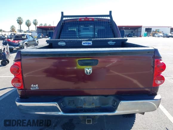 ✅ 2007 Dodge 2500 SLT • VIN: 1D7KS28C07J509190 • Lot: 43491533. Wystawiony na IAAI z przebiegiem 253 876 mil. Bezpłatny archiwum sprzedaży aukcyjnych z USA i szczegółowy raport historii pojazdu na DreamBid. Zdjęcie 16.