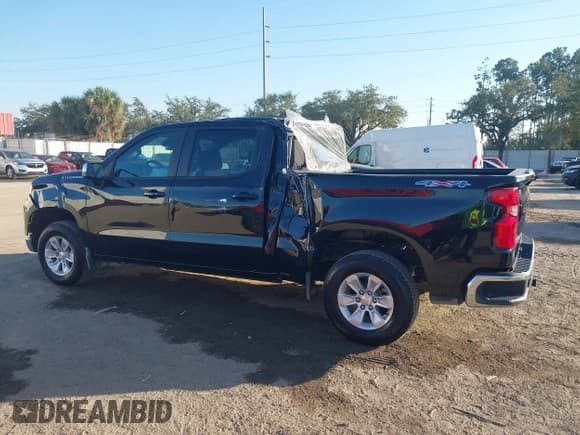 ✅ 2025 Chevrolet Silverado 1500 LT • VIN: 1GCUKDED0SZ120054 • Lot: 43762656. Wystawiony na IAAI z przebiegiem 8 797 mil. Bezpłatny archiwum sprzedaży aukcyjnych z USA i szczegółowy raport historii pojazdu na DreamBid. Zdjęcie 14.
