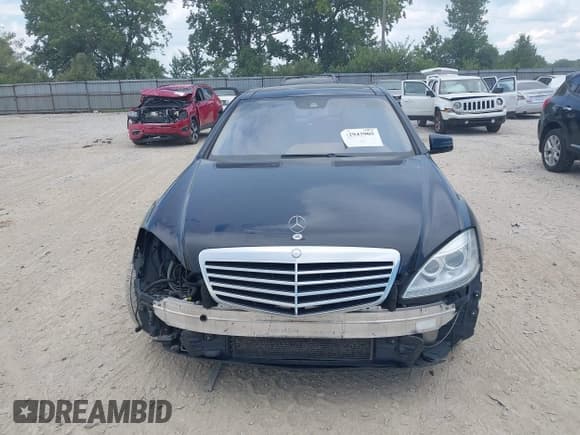 ✅ 2011 Mercedes-Benz S 550 • VIN: WDDNG8GB1BA405570 • Lot: 42943905. Wystawiony na IAAI z przebiegiem 120 978 mil. Bezpłatny archiwum sprzedaży aukcyjnych z USA i szczegółowy raport historii pojazdu na DreamBid. Zdjęcie 13.