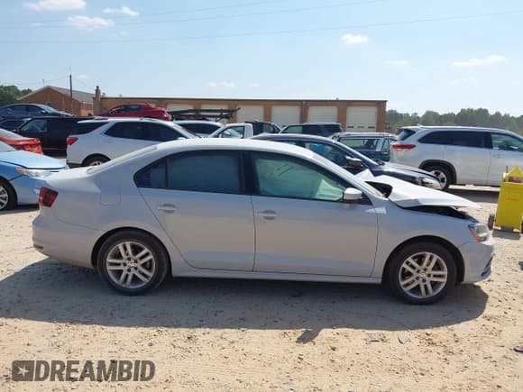 ✅ 2018 Volkswagen Jetta S • VIN: 3VW2B7AJ1JM258915 • Lot: 43296713. Listed on IAAI with 57,934 mi. Free auction sales archive from the USA and detailed vehicle history report at DreamBid. Image 14.
