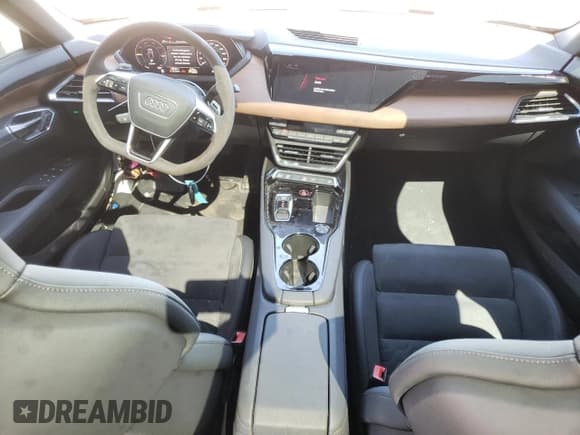 ✅ 2022 Audi e-tron GT Premium Plus • VIN: WAUFJBFW8N7010379 • Lot: 72908444. Listed on Copart with 16,623 mi. Free auction sales archive from the USA and detailed vehicle history report at DreamBid. Image 8.