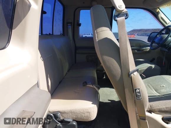 ✅ 2003 Ford F-250 XL • VIN: 1FTNX20L33EC88739 • Lot: 42293415. Listed on IAAI with 163,159 mi. Free auction sales archive from the USA and detailed vehicle history report at DreamBid. Image 8.