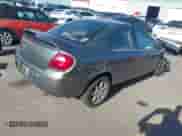 2005 Dodge Neon SXT z VIN 1B3ES56C95D221418, wystawiony jako IAAI lot #42353948 z przebiegiem 128 537 mil mil oraz . Historia ofert i sprzedaży dostępna na DreamBid. Obrazek 4.