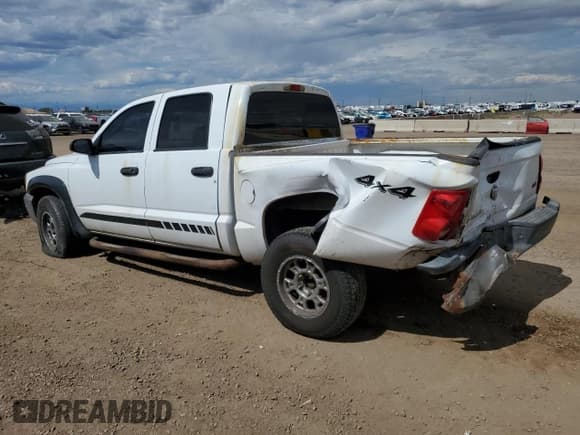 ✅ 2006 Dodge Dakota ST • VIN: 1D7HW28K16S716458 • Lot: 70981125. Wystawiony na Copart z przebiegiem 261 229 mil. Bezpłatny archiwum sprzedaży aukcyjnych z USA i szczegółowy raport historii pojazdu na DreamBid. Zdjęcie 2.