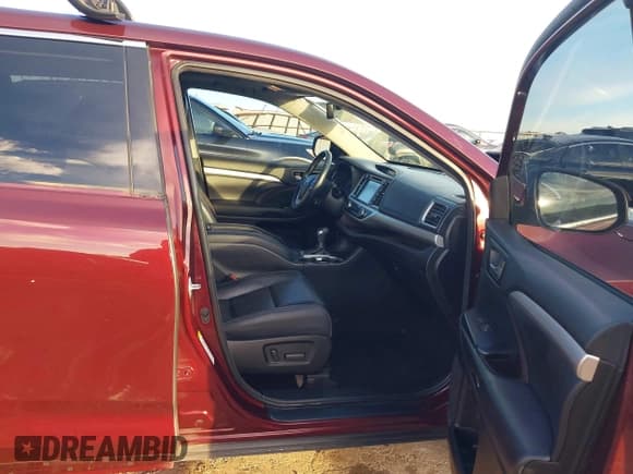 ✅ 2018 Toyota Highlander XLE • VIN: 5TDKZRFH8JS281088 • Lot: 43664713. Listed on IAAI with 120,950 mi. Free auction sales archive from the USA and detailed vehicle history report at DreamBid. Image 5.