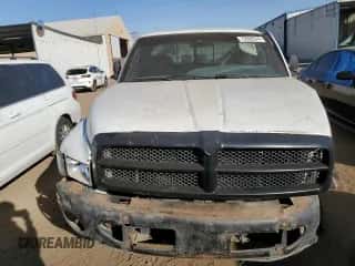 1999 Dodge 1500 z VIN 1B7HF13Y9XJ643816, wystawiony jako Copart lot #73502574 z przebiegiem 136 290 mil mil oraz Szkoda całkowita • Salvage title. Historia ofert i sprzedaży dostępna na DreamBid. Obrazek 5.