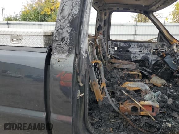 ✅ 2004 Chevrolet Silverado 2500HD Work Truck • VIN: 1GCHK24U94E249850 • Lot: 82481215. Wystawiony na Copart z przebiegiem Nie podano. Bezpłatny archiwum sprzedaży aukcyjnych z USA i szczegółowy raport historii pojazdu na DreamBid. Zdjęcie 10.