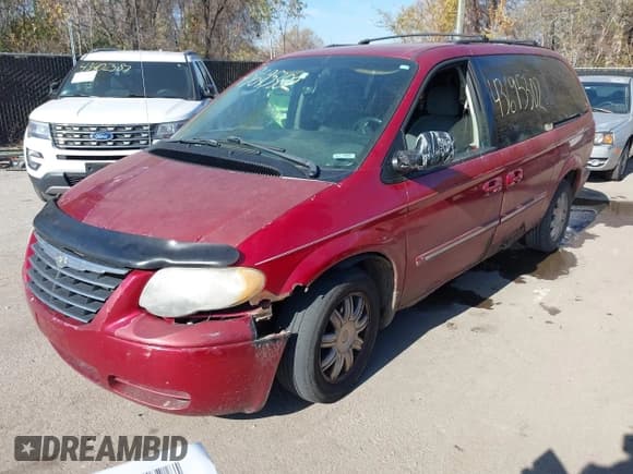 ✅ 2006 Chrysler Town & Country Touring • VIN: 2A4GP54L16R808782 • Lot: 43695302. Listed on IAAI with 184,991 mi. Free auction sales archive from the USA and detailed vehicle history report at DreamBid. Image 2.