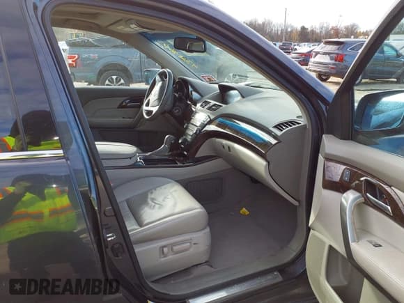 ✅ 2013 Acura MDX Technology • VIN: 2HNYD2H32DH508547 • Лот: 43684693. Опубликован ранее на IAAI с пробегом 182 816 миль. Бесплатный доступ к архиву аукционных продаж из США и подробный отчёт об истории автомобиля на DreamBid. Изображение 5.