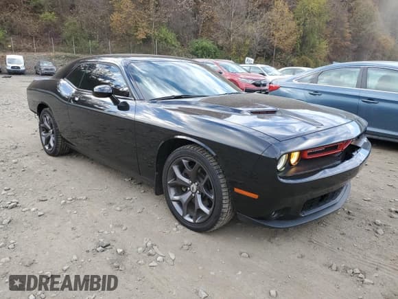 ✅ 2018 Dodge Challenger SXT Plus • VIN: 2C3CDZAG8JH271018 • Lot: 75694713. Wystawiony na Copart z przebiegiem 33 981 mil. Bezpłatny archiwum sprzedaży aukcyjnych z USA i szczegółowy raport historii pojazdu na DreamBid. Zdjęcie 4.