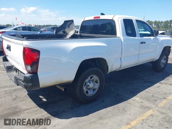✅ 2020 Toyota Tacoma SR • VIN: 5TFRX5GN2LX177453 • Lot: 43285689. Wystawiony na IAAI z przebiegiem 100 011 mil. Bezpłatny archiwum sprzedaży aukcyjnych z USA i szczegółowy raport historii pojazdu na DreamBid. Zdjęcie 4.