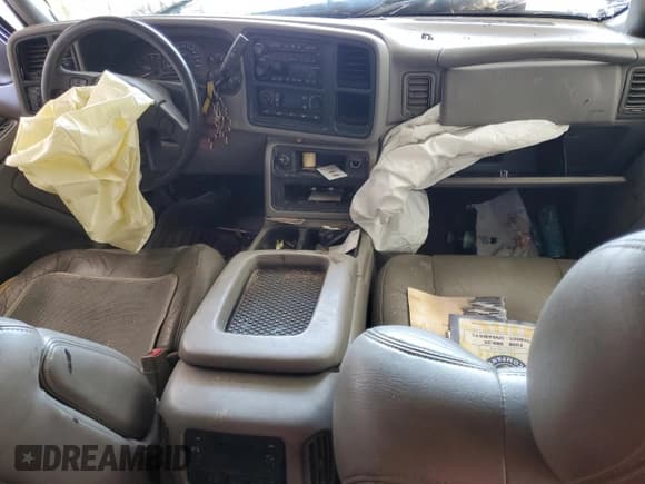 ✅ 2004 GMC Sierra 2500HD SLT • VIN: 1GTHK23234F205868 • Lot: 52229555. Wystawiony na Copart z przebiegiem 199 595 mil. Bezpłatny archiwum sprzedaży aukcyjnych z USA i szczegółowy raport historii pojazdu na DreamBid. Zdjęcie 8.