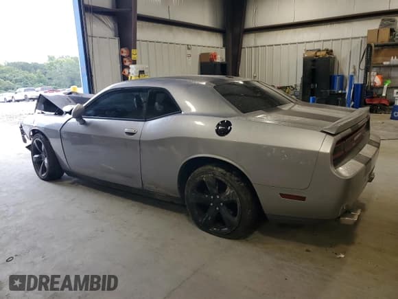 ✅ 2014 Dodge Challenger R/T Plus • VIN: 2C3CDYBT5EH302253 • Lot: 73976724. Wystawiony na Copart z przebiegiem Nie podano. Bezpłatny archiwum sprzedaży aukcyjnych z USA i szczegółowy raport historii pojazdu na DreamBid. Zdjęcie 2.