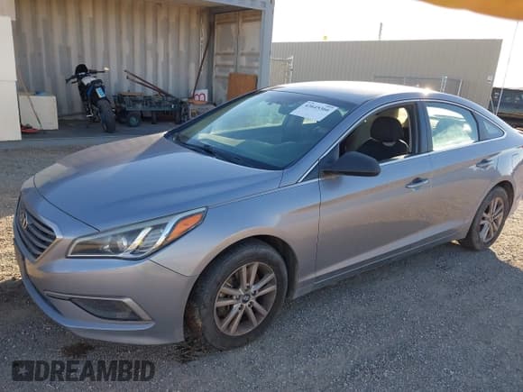 ✅ 2017 Hyundai Sonata SE • VIN: 5NPE24AF4HH488622 • Lot: 43645366. Listed on IAAI with 118,556 mi. Free auction sales archive from the USA and detailed vehicle history report at DreamBid. Image 2.