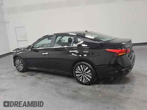 ✅ 2025 Nissan Altima SV • VIN: 1N4BL4DV6SN385637 • Lot: 91683745. Listed on Copart with 10,644 mi. Free auction sales archive from the USA and detailed vehicle history report at DreamBid. Image 2.