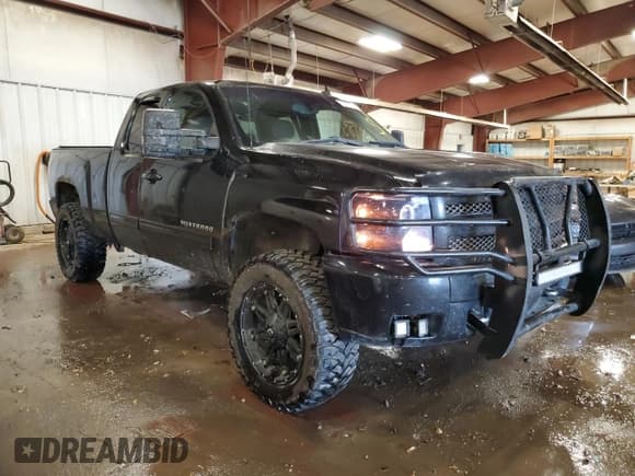 ✅ 2011 Chevrolet Silverado 1500 LT • VIN: 1GCRKSE3XBZ300580 • Lot: 72757284. Listed on Copart with 153,902 mi. Free auction sales archive from the USA and detailed vehicle history report at DreamBid. Image 4.