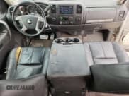 ✅ 2010 Chevrolet Silverado 2500HD LT • VIN: 1GC4KXB69AF114325 • Lot: 71693085. Wystawiony na Copart z przebiegiem 173 096 mil. Bezpłatny archiwum sprzedaży aukcyjnych z USA i szczegółowy raport historii pojazdu na DreamBid. Zdjęcie 8.