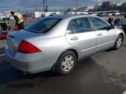 ✅ 2006 Honda Accord LX • VIN: JHMCM56436C006745 • Lot: 43715096. Wystawiony na IAAI z przebiegiem 141 312 mil. Bezpłatny archiwum sprzedaży aukcyjnych z USA i szczegółowy raport historii pojazdu na DreamBid. Zdjęcie 4.