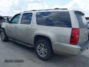 ✅ 2013 Chevrolet Suburban LT • VIN: 1GNSCJE06DR121770 • Lot: 43074095. Wystawiony na IAAI z przebiegiem 240 775 mil. Bezpłatny archiwum sprzedaży aukcyjnych z USA i szczegółowy raport historii pojazdu na DreamBid. Zdjęcie 3.